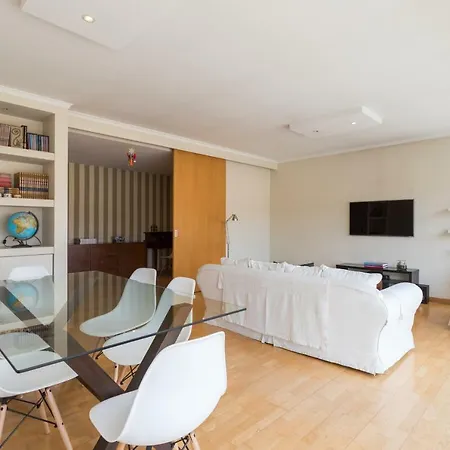 Apartament Feels Like Alcantara Family